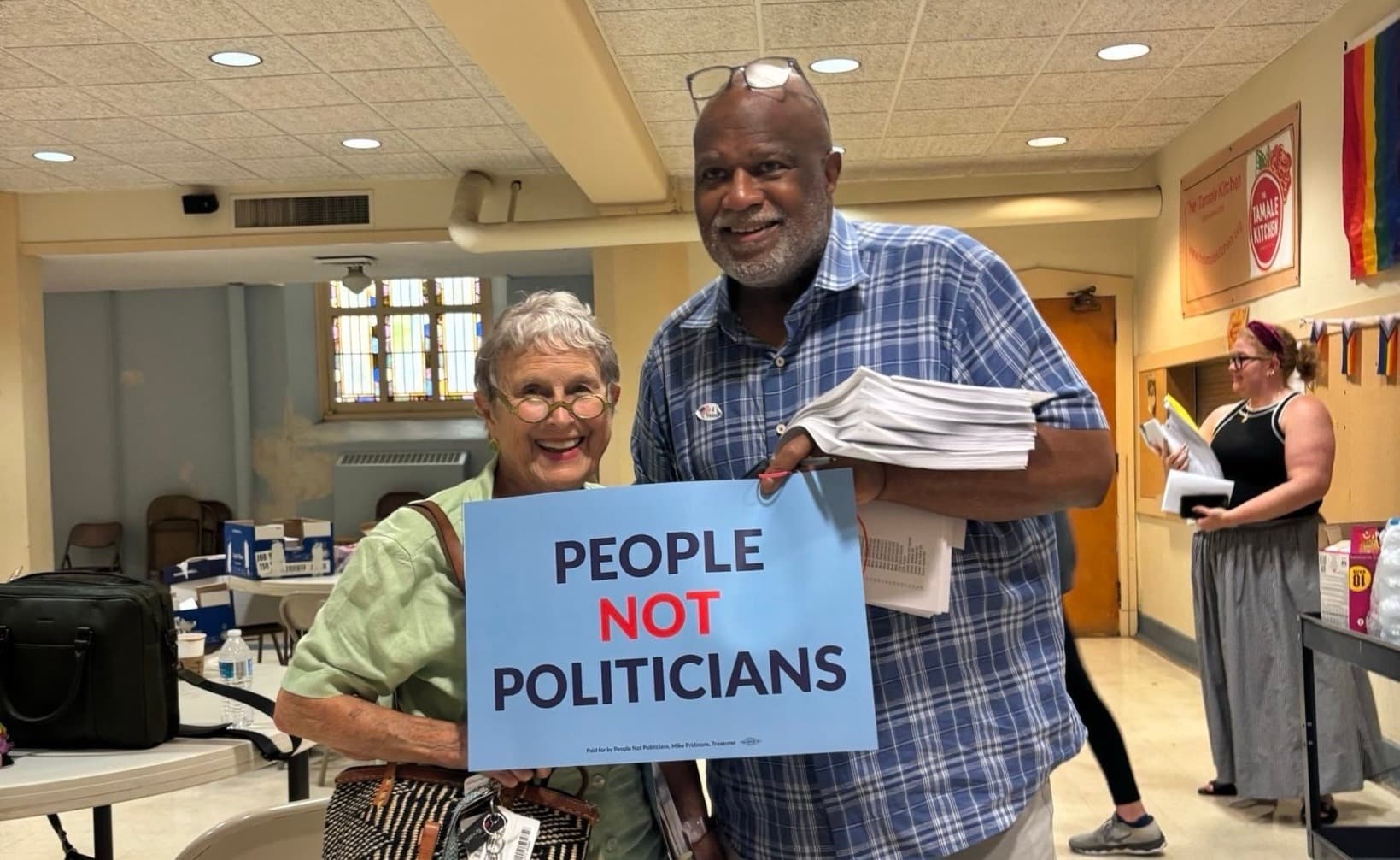 Photo: People Not Politicians collecting ballot measure signatures in Missouri.